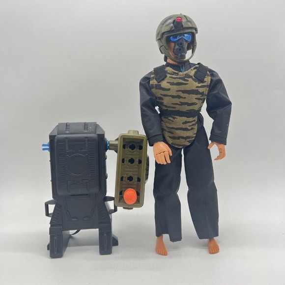 Hasbro G.I. Joe Black Suit‎ Helmet Mask W Backpack Missiles Action Figure Toy - Picture 4 of 5